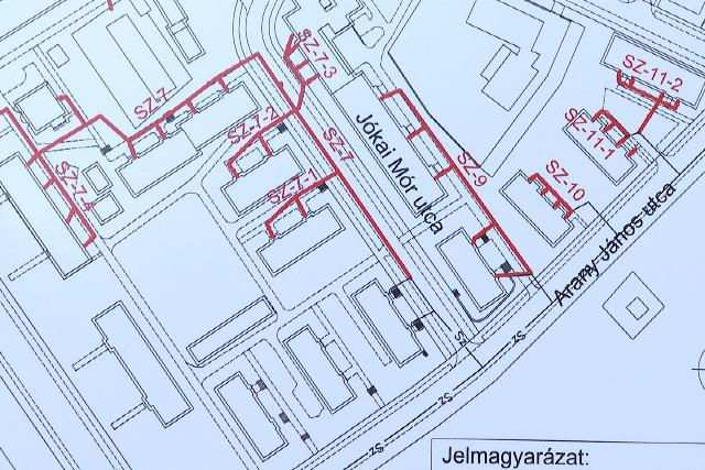 Szennyvíz-rekonstrukció zajlik a Jókai és Arany János utcában Szennyvíz-rekonstrukció zajlik a Jókai és Arany János utcában
